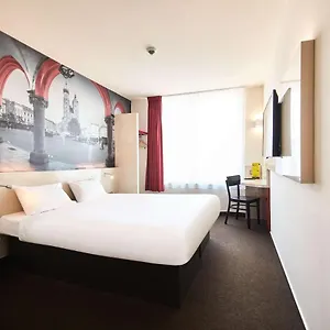 بي آند بي كراكوف سنتروم 2* كراكوفيا