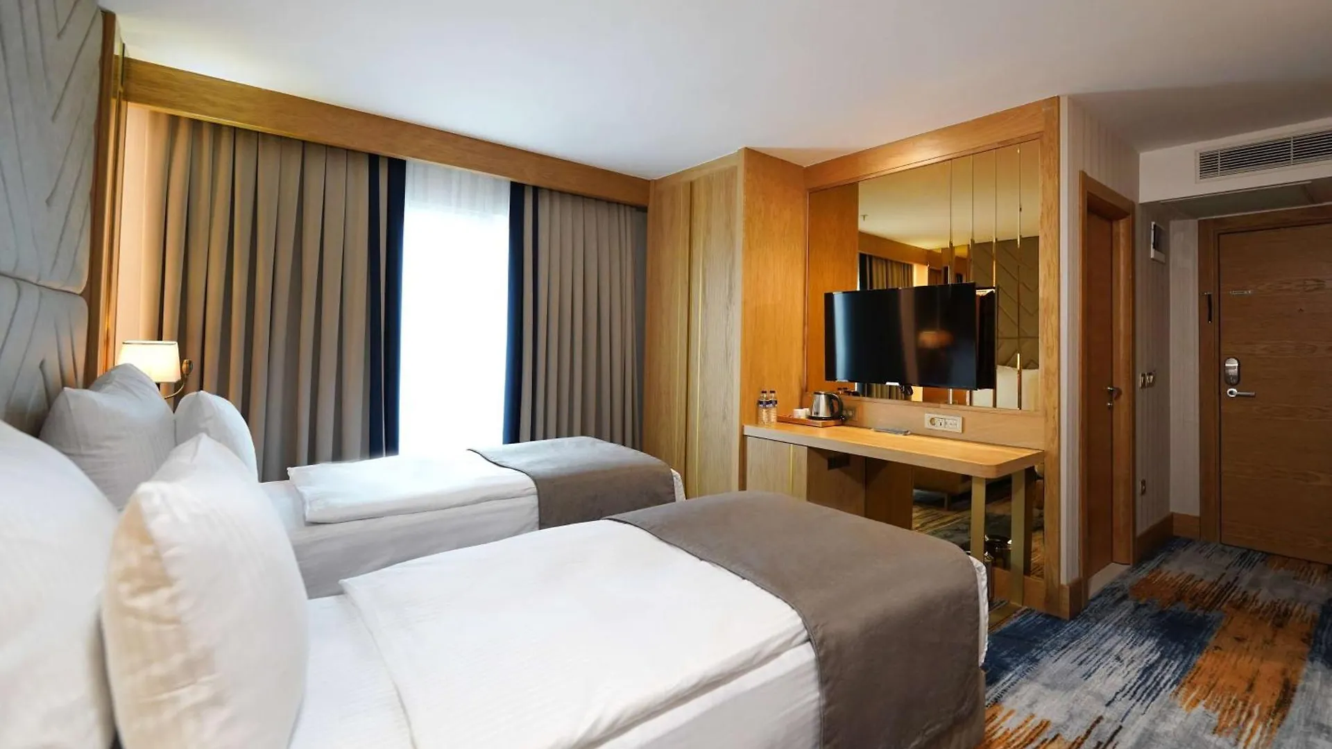 **** Отель Days Inn By Wyndham Istanbul Bomonti Турция