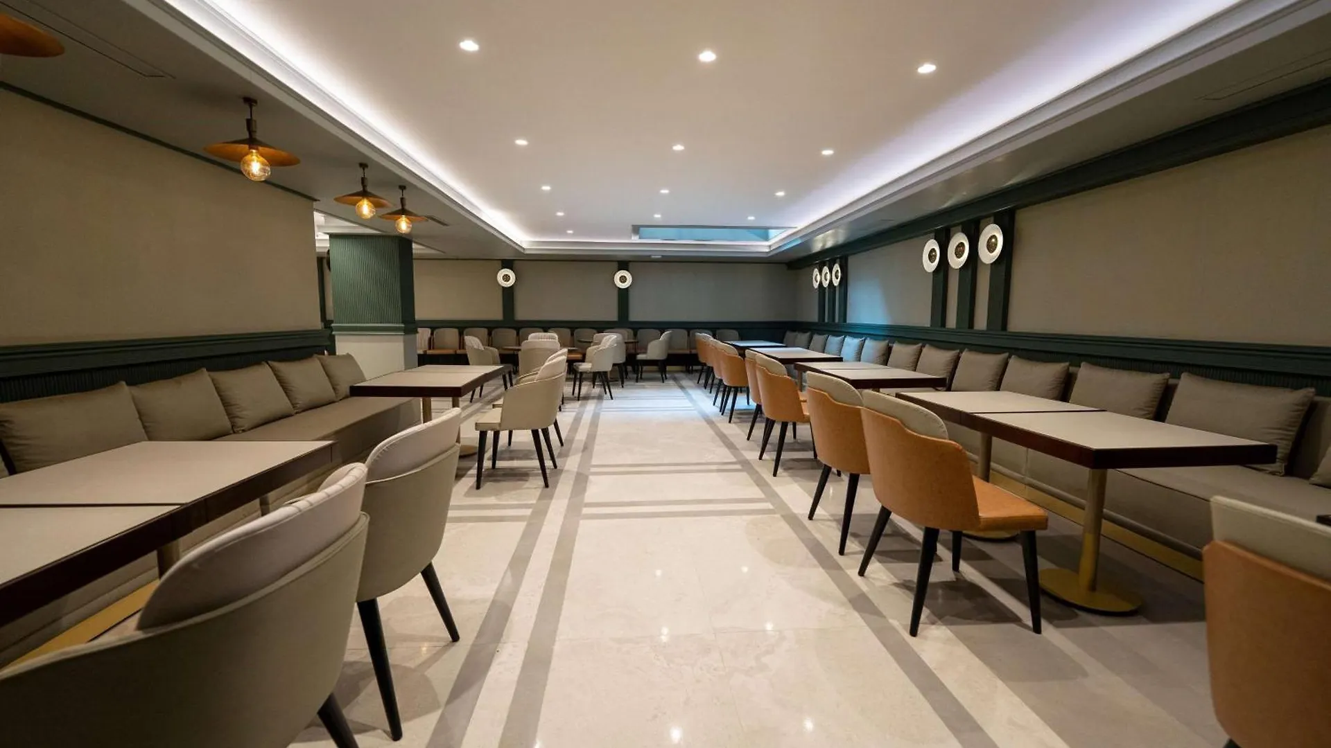 Отель Days Inn By Wyndham Istanbul Bomonti