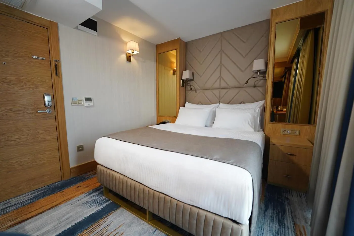 Days Inn By Wyndham Istanbul Bomonti Турция
