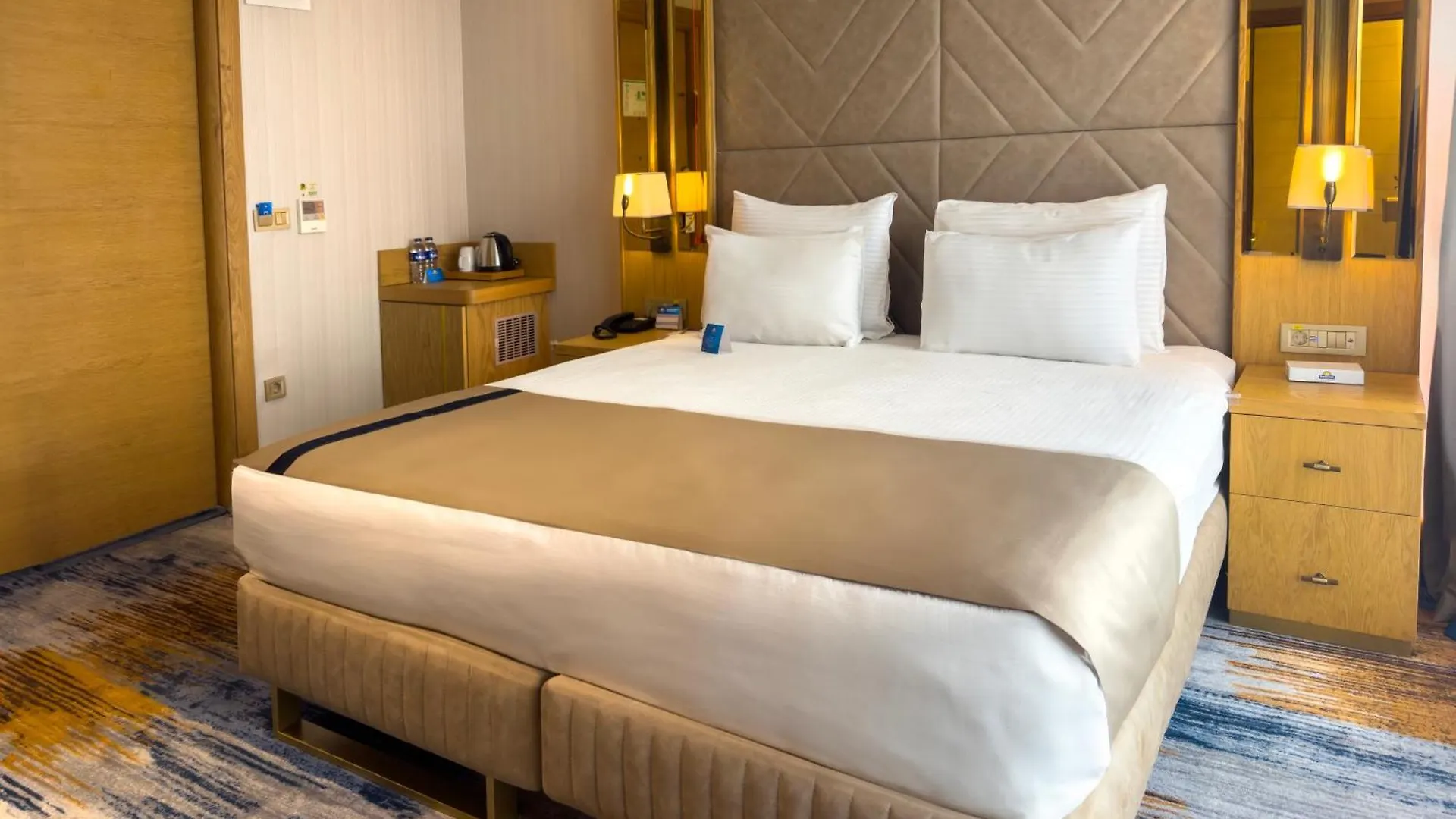 Days Inn By Wyndham Istanbul Bomonti Турция